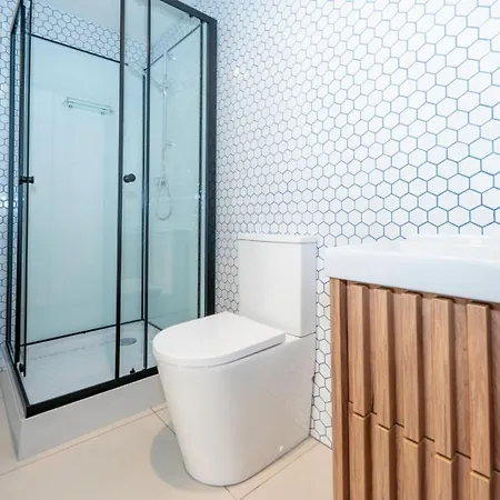 Spacious Two-storey With A Terrace In The Center *
