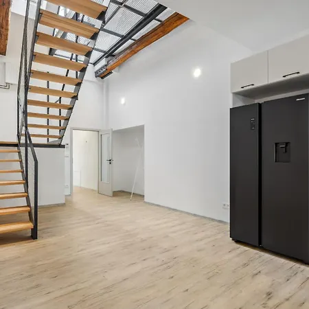 アパート Spacious Two-storey With A Terrace In The Center ベネショフ