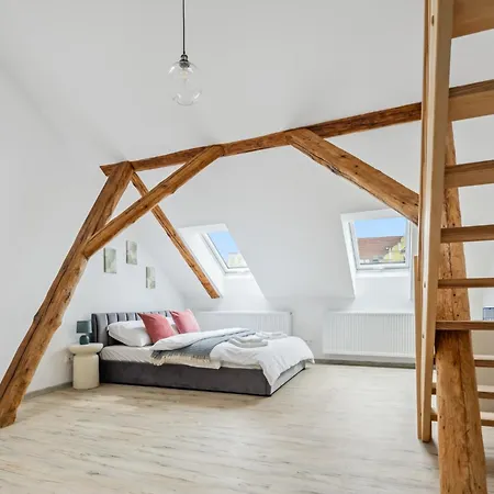 Spacious Two-storey With A Terrace In The Center Apartment